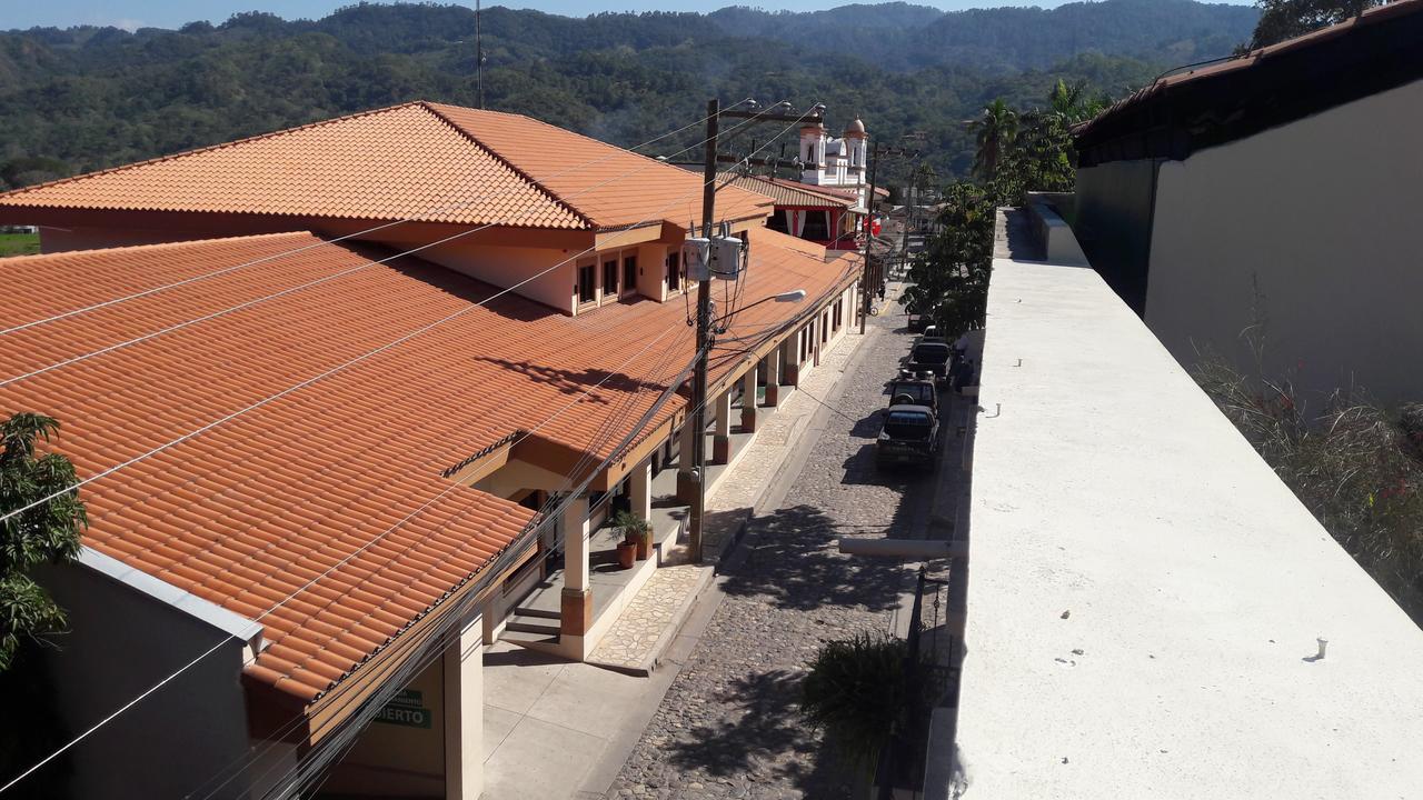 Hotel Acropolis Maya Copán Buitenkant foto